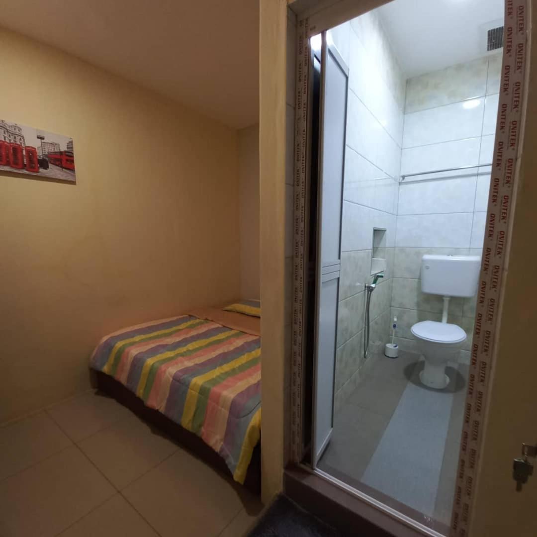 Happy Homestay Lukut Porto Dickson Exterior foto